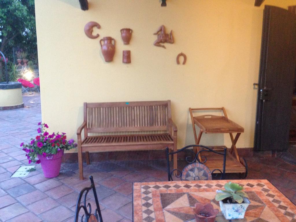 B&B Villa Loriana Мило Экстерьер фото
